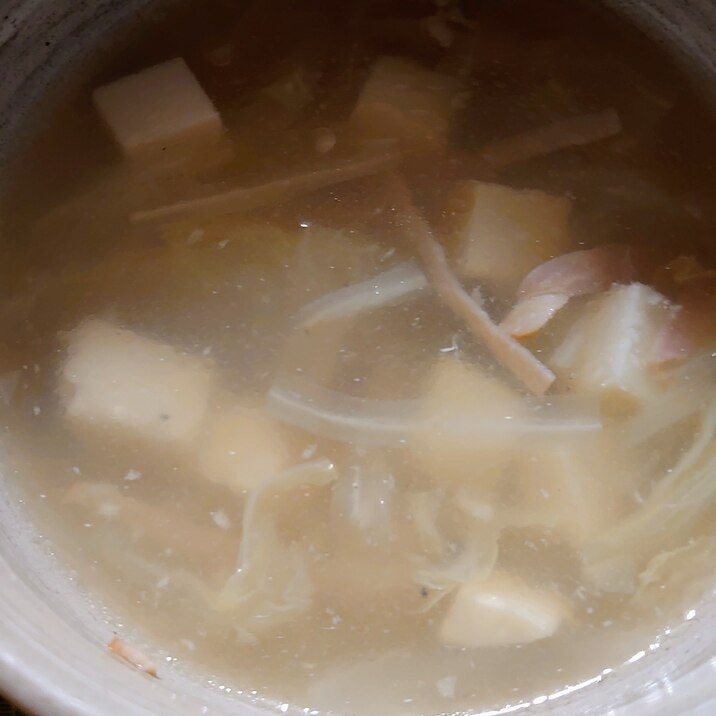 白菜とベーコン、豆腐の中華スープ